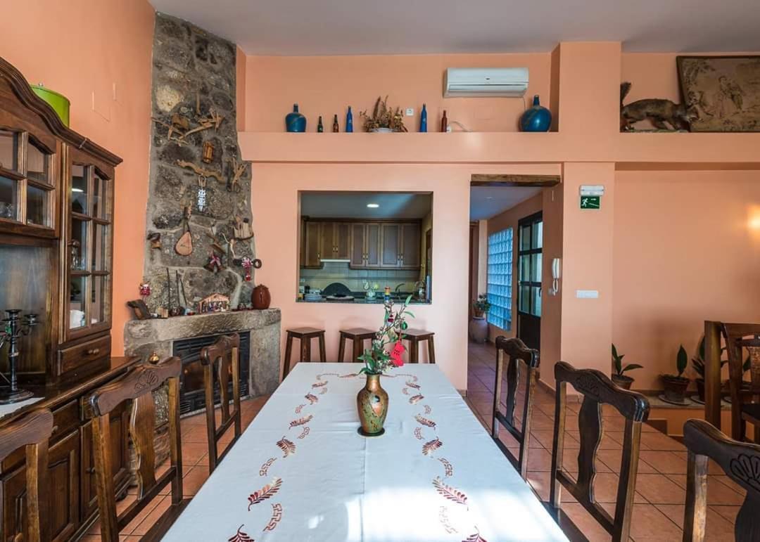 Apartamentos & Casa Rural Boada Con Jardin Interior Y Barbacoa Villamiel Ngoại thất bức ảnh